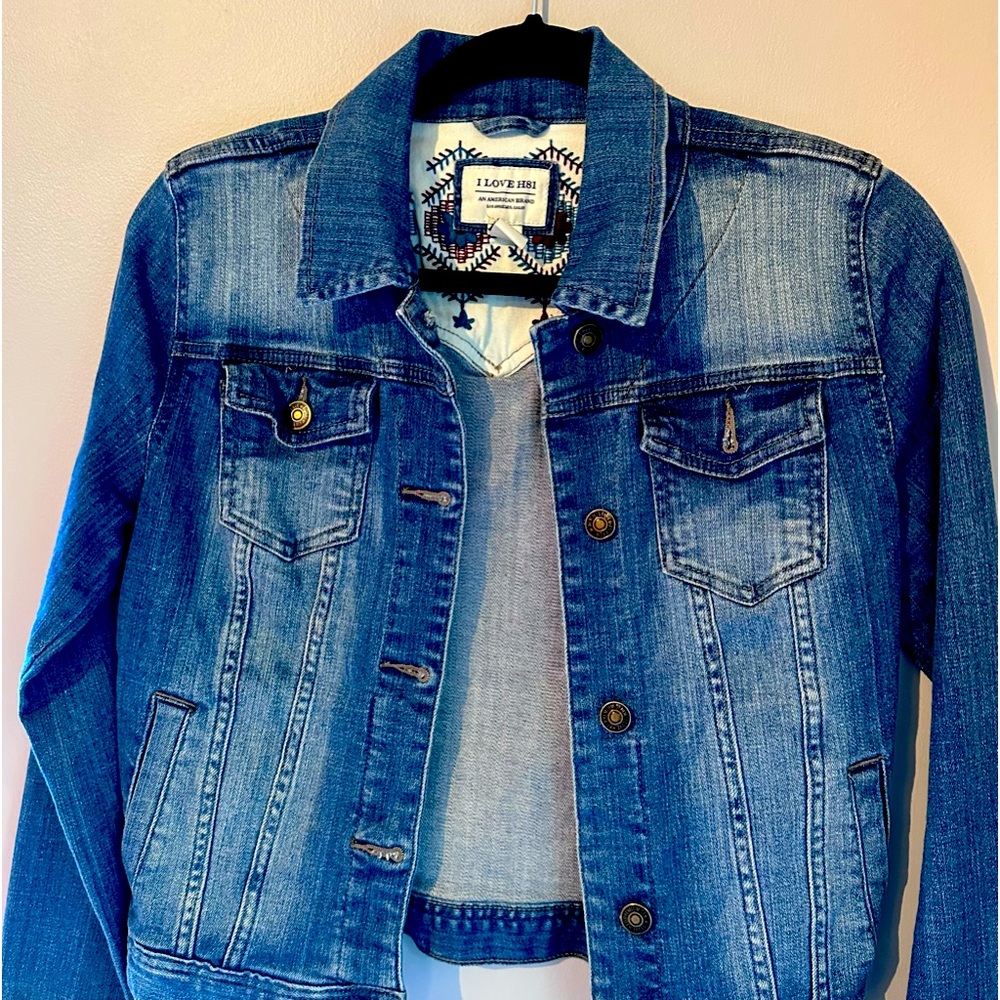 Blue Jean jacket size medium. Brand new never used.